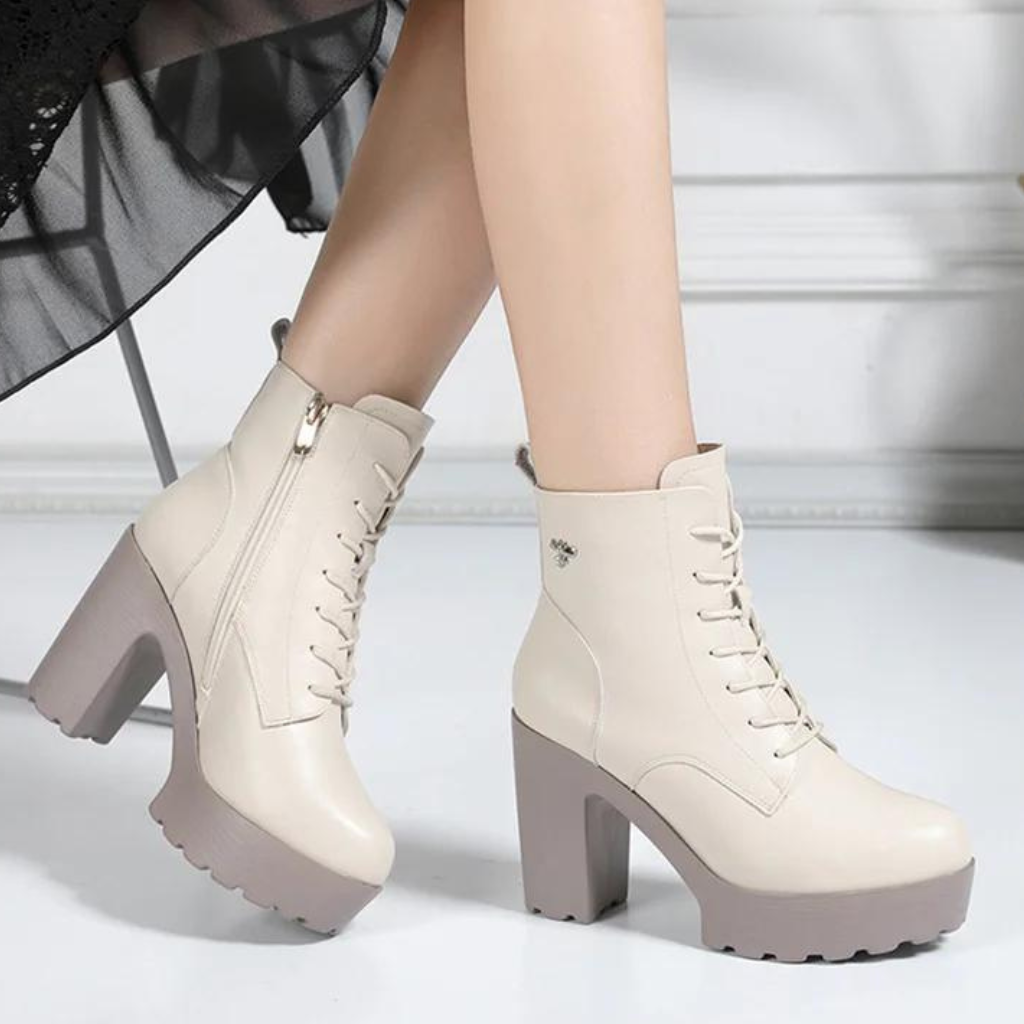 Bota Feminina de Couro Aveludada Mary