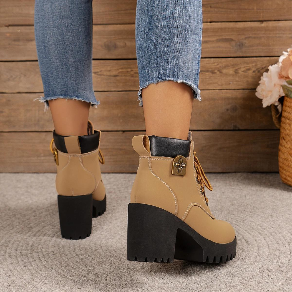 Bota Feminina de Couro Chelse