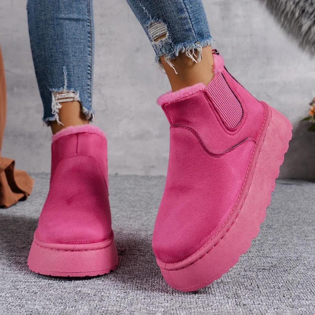 Bota Feminina de Couro Aveludada Inverno