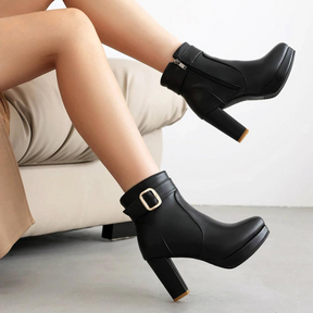 Bota Feminina de Couro Kayla