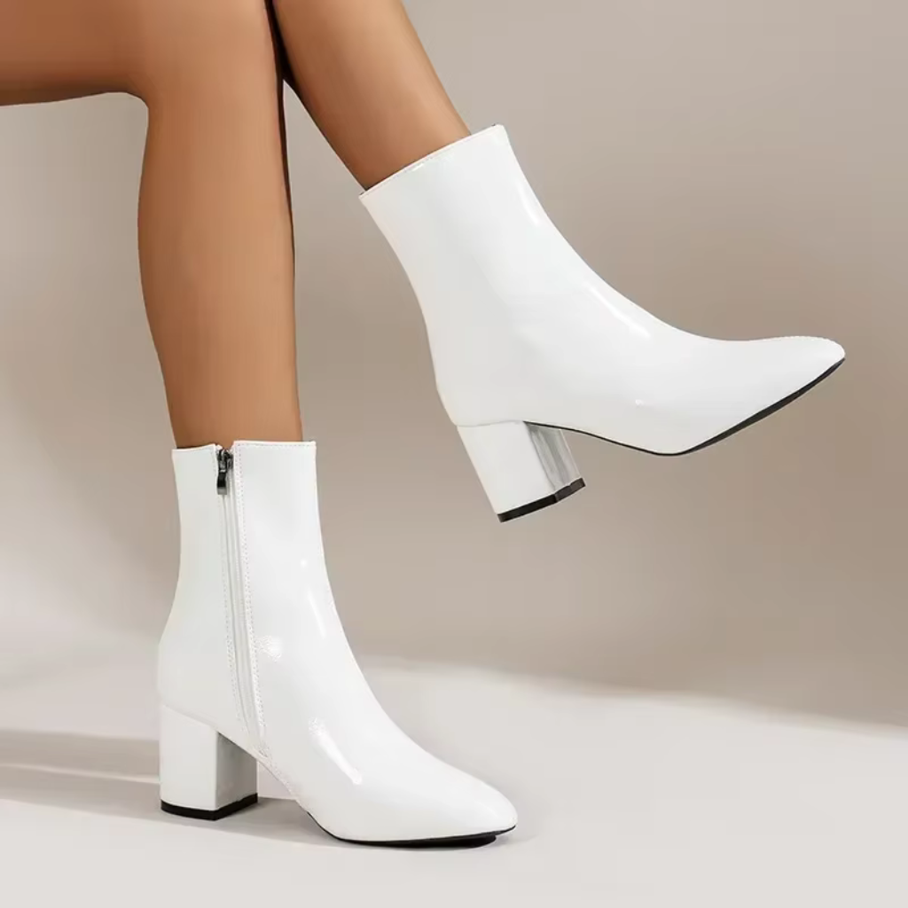 Bota Feminina de Couro Bico Fino Loren