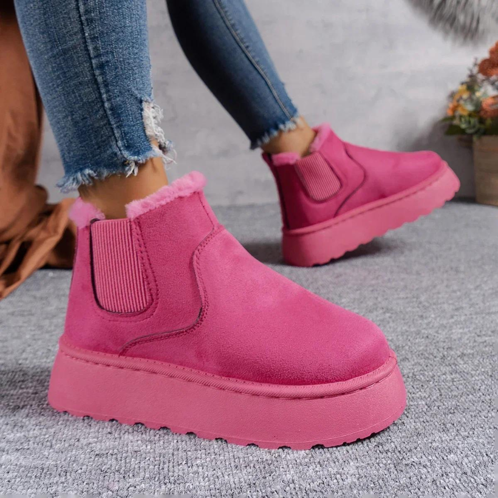 Bota Feminina de Couro Aveludada Inverno
