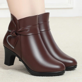 Bota Feminina de Couro Aveludada Lumiss