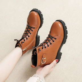 Bota Feminina de Couro Bertha