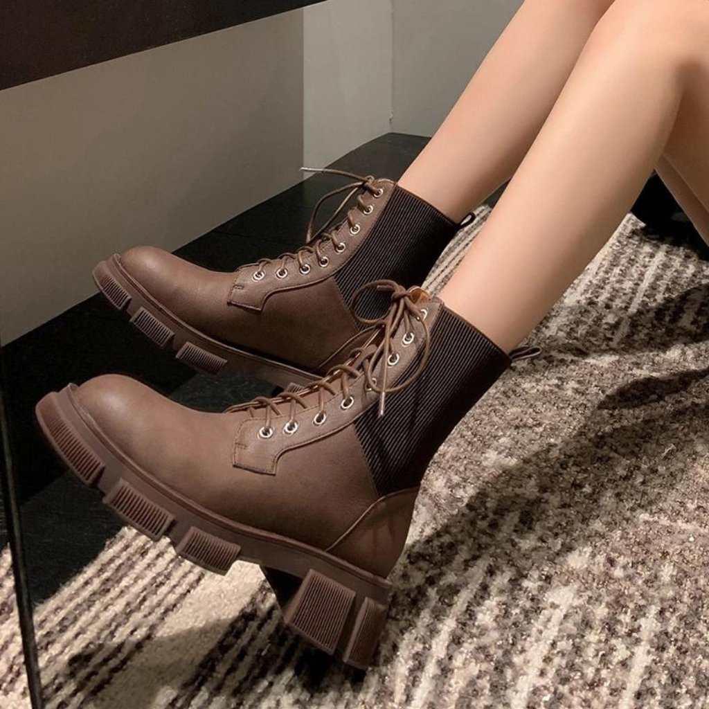 Bota Feminina de Couro Kristy
