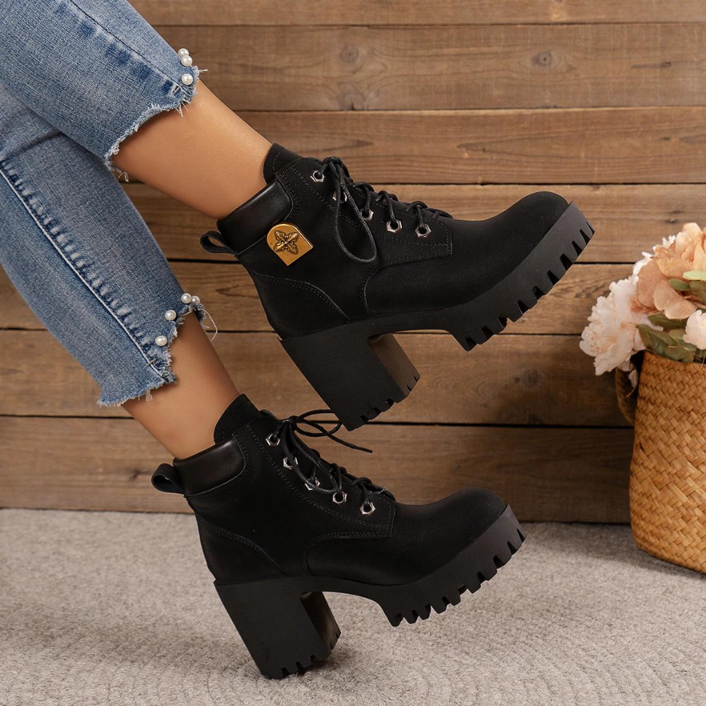 Bota Feminina de Couro Chelse