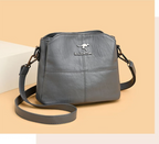 Bolsa Feminina Pequena em Couro Genuino - Cangu Balidaishu