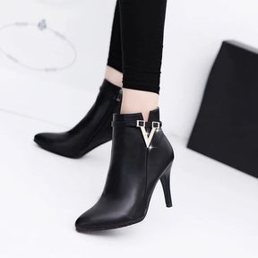 Bota Feminina de Couro Elegance Grace