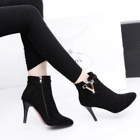Bota Feminina de Couro Elegance Grace