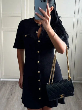 Vestido Curto de Tricot Elegante