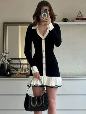 Vestido Curto Tricot com Botões