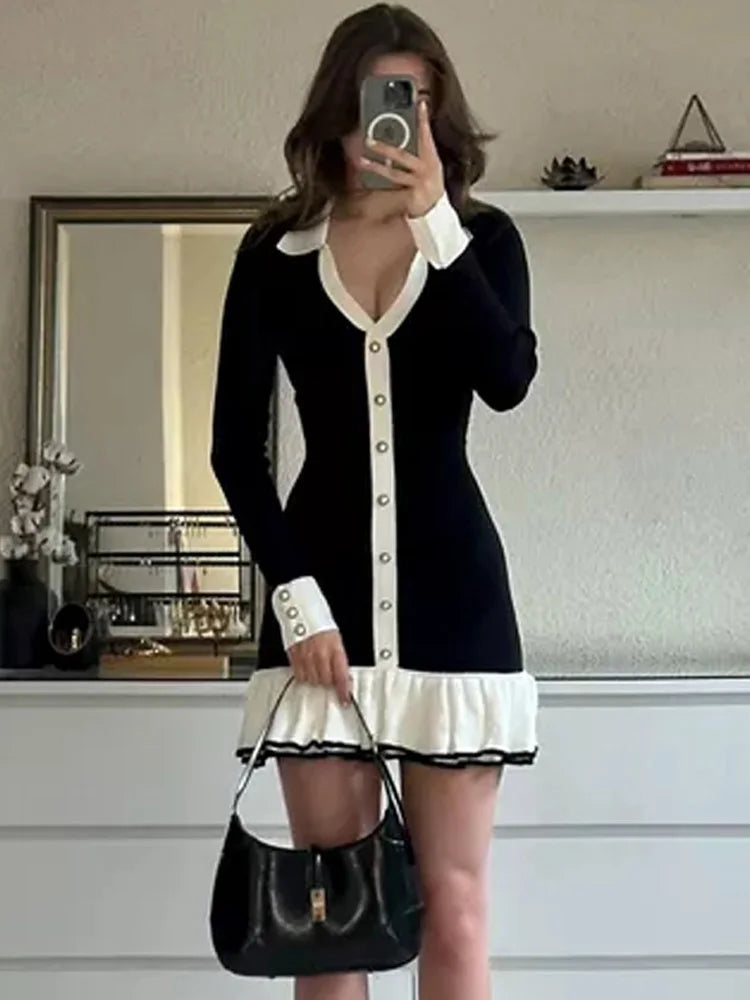 Vestido Curto Tricot com Botões