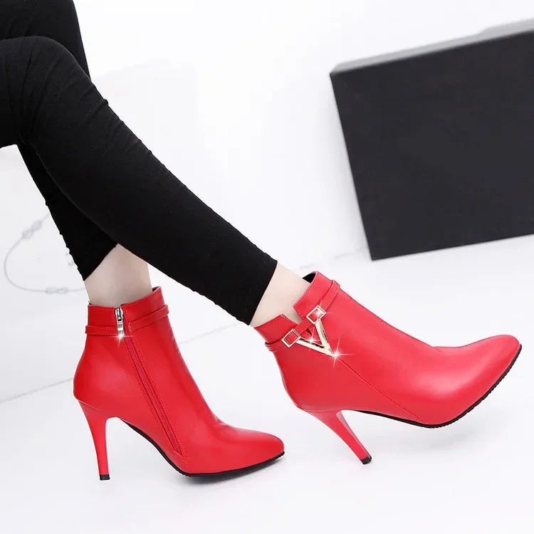 Bota Feminina de Couro Elegance Grace