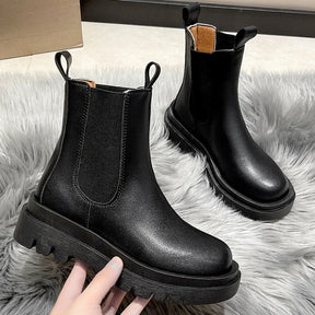 Bota Feminina de Couro Coturno Maggie