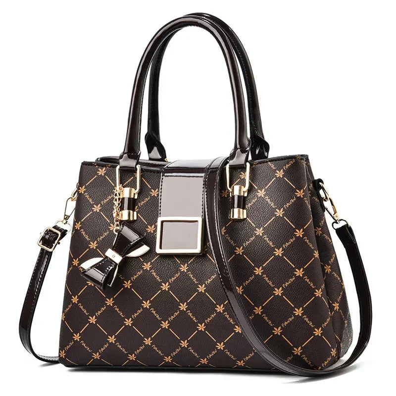 Bolsa Feminina em Couro Genuino - Astonini