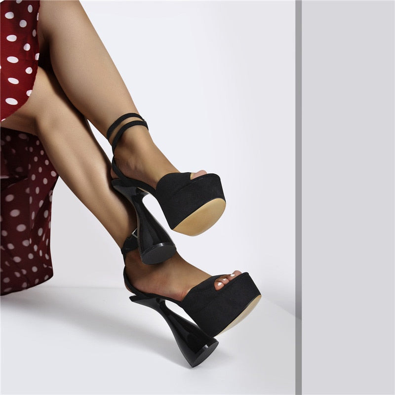 Sandália Feminina Plataforma Lyra