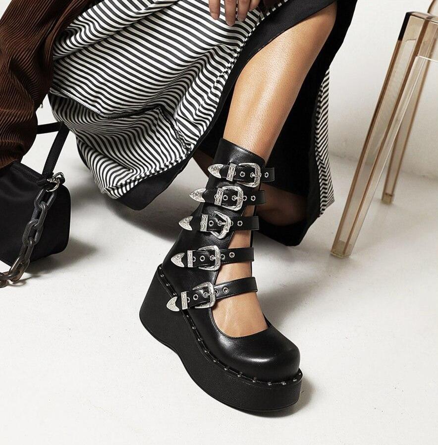 Bota Feminina Cano Curto Aberta