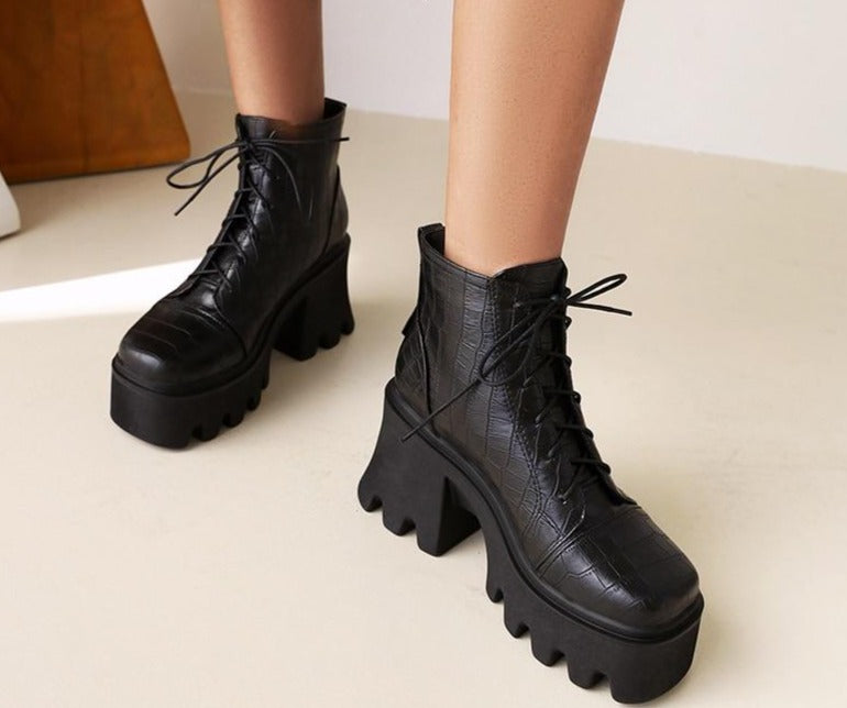 Bota Feminina de Couro Vanessa