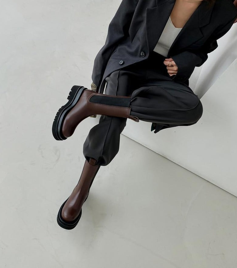 Bota Feminina de Couro Chelsea Raven