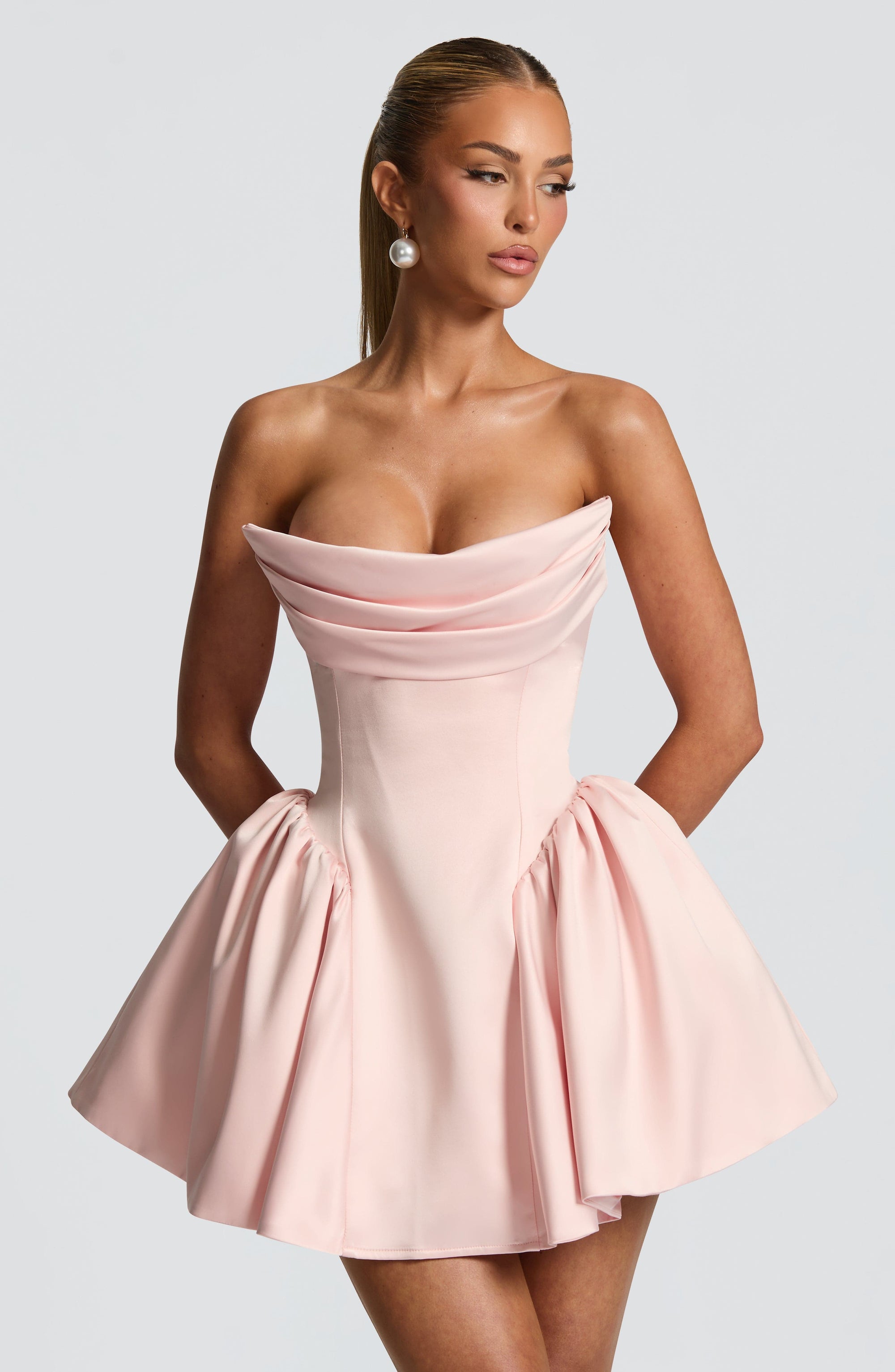 Vestido Curto Trinity